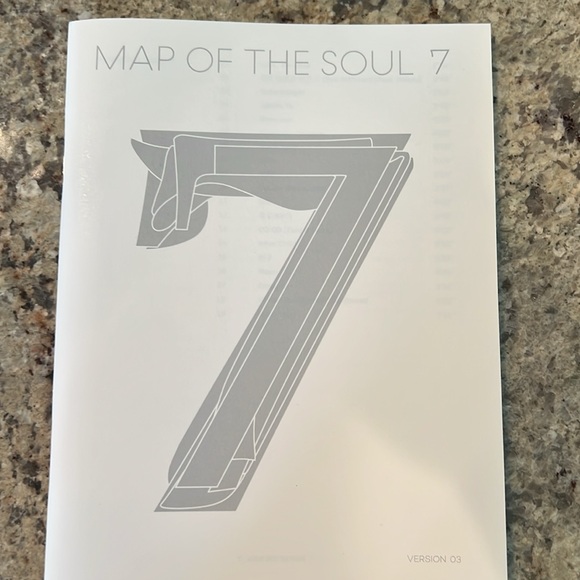BTS Map of the Soul 7. Version 03 - Picture 5 of 7